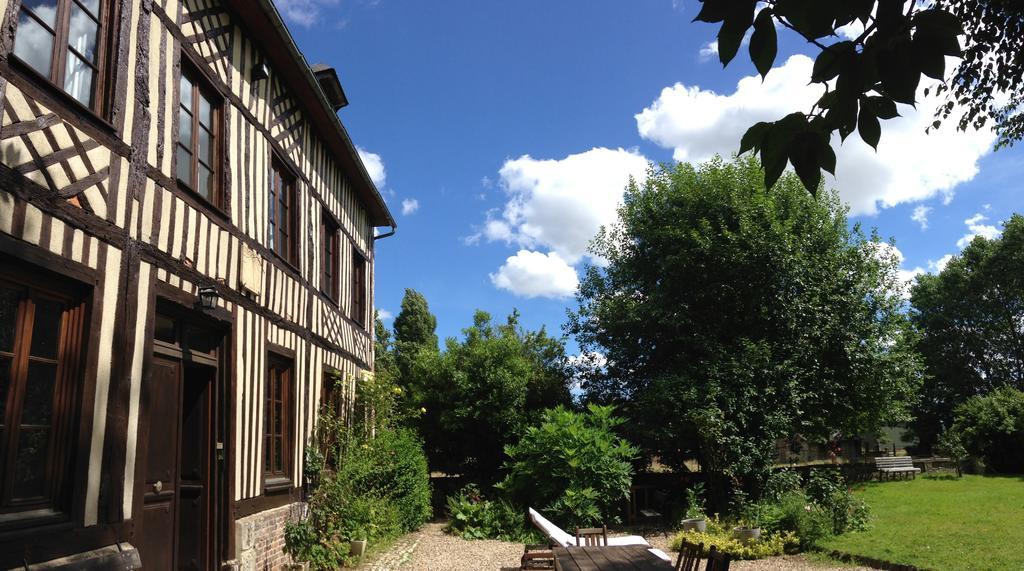 Le Petit Manoir De La Vernelle Bed and Breakfast Fourmetot Eksteriør billede